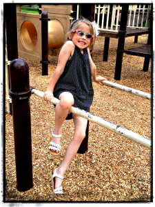 I'm sure it does not surprise you that my diva girl has no problem with wearing sunglasses!